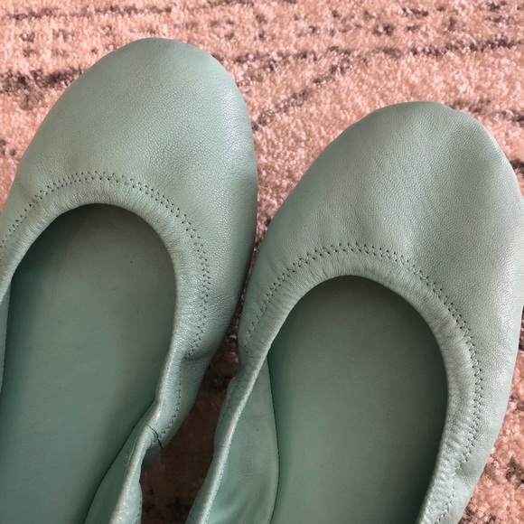 NEW! TORY BURCH EDDIE SOFT SCRUNCH BALLET FLAT - Picture 5 of 6